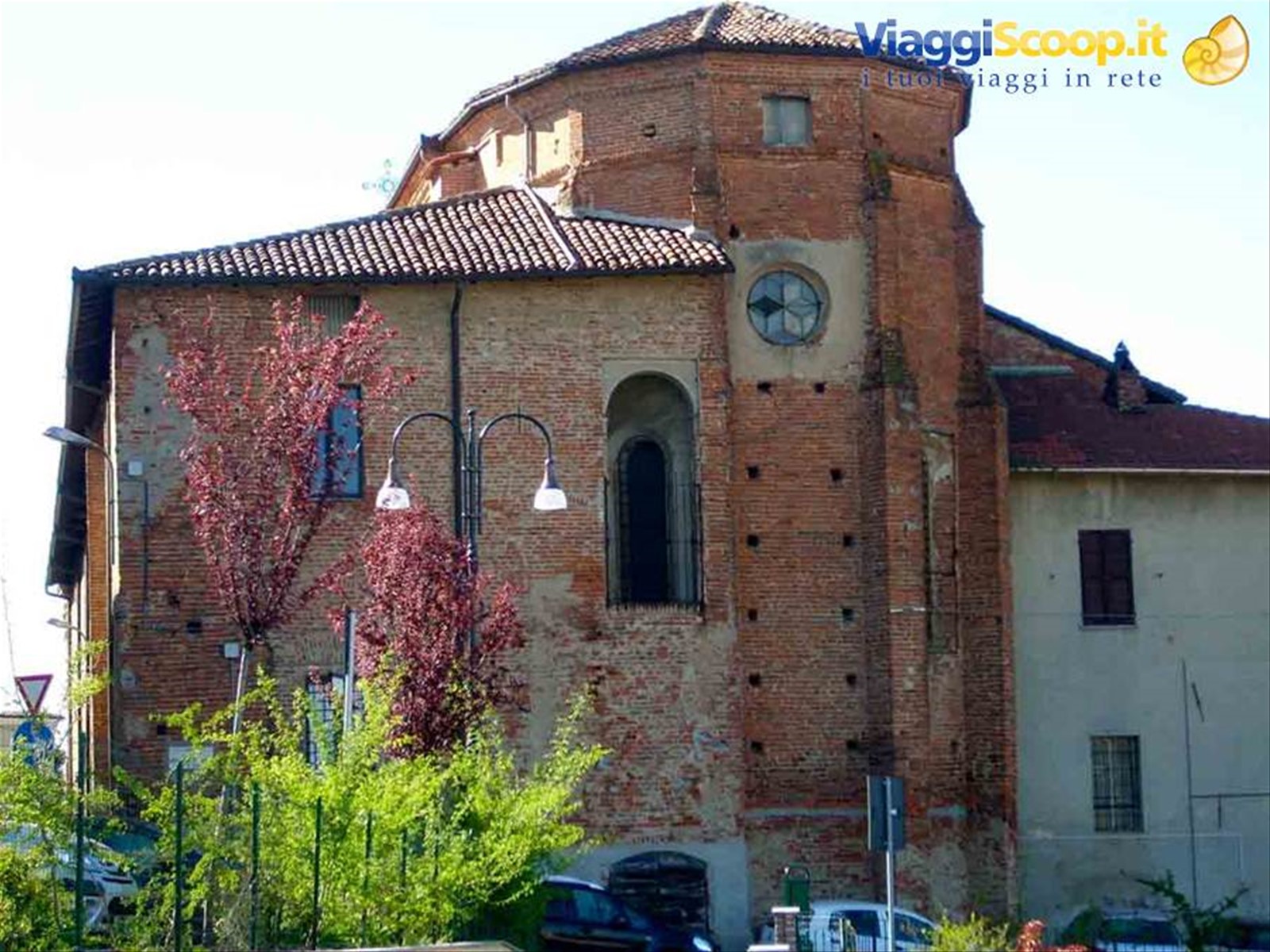 Veduta laterale della chiesa di San Martino