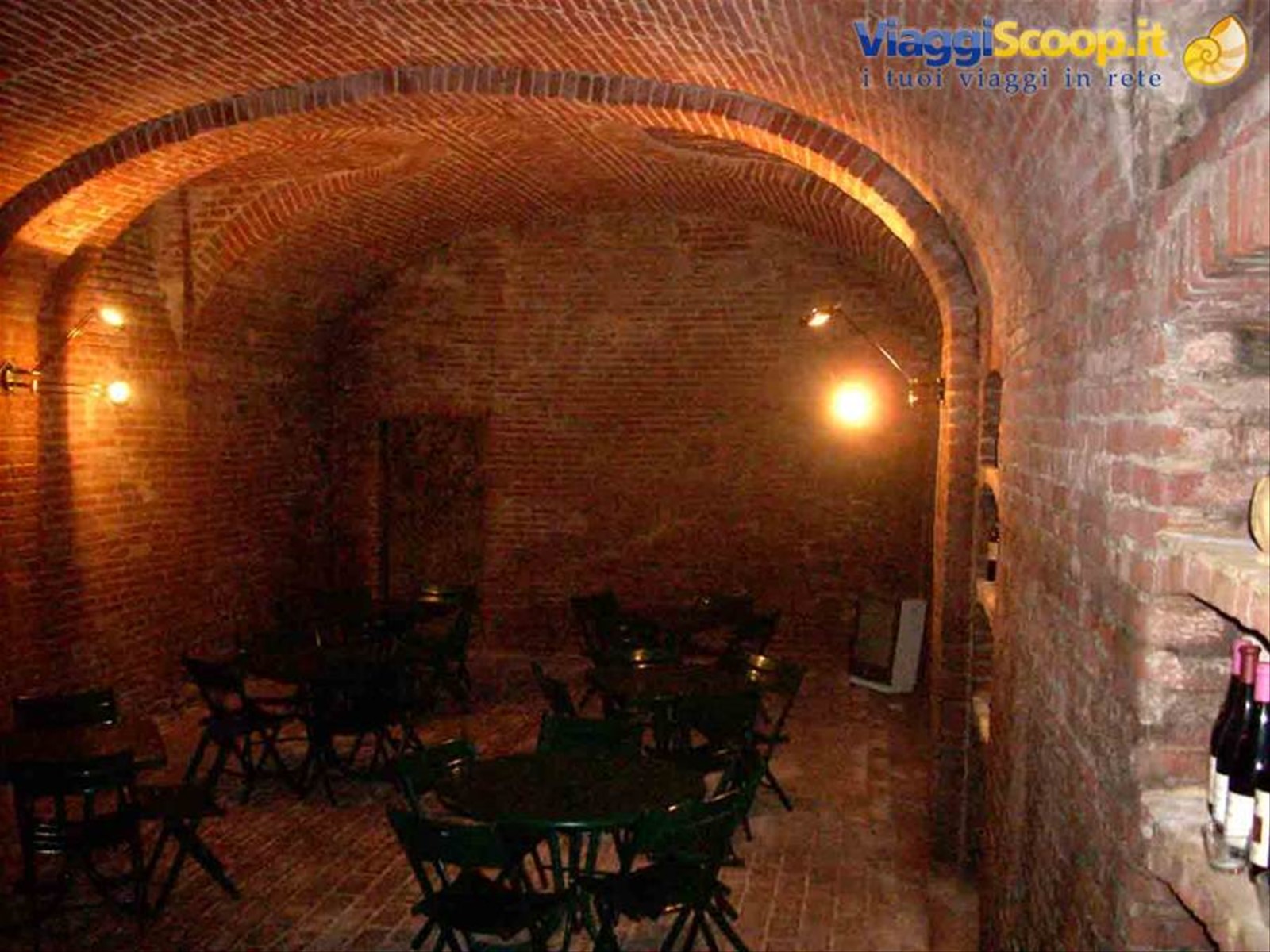 La suggestiva cantina della Locanda dell'Arzente