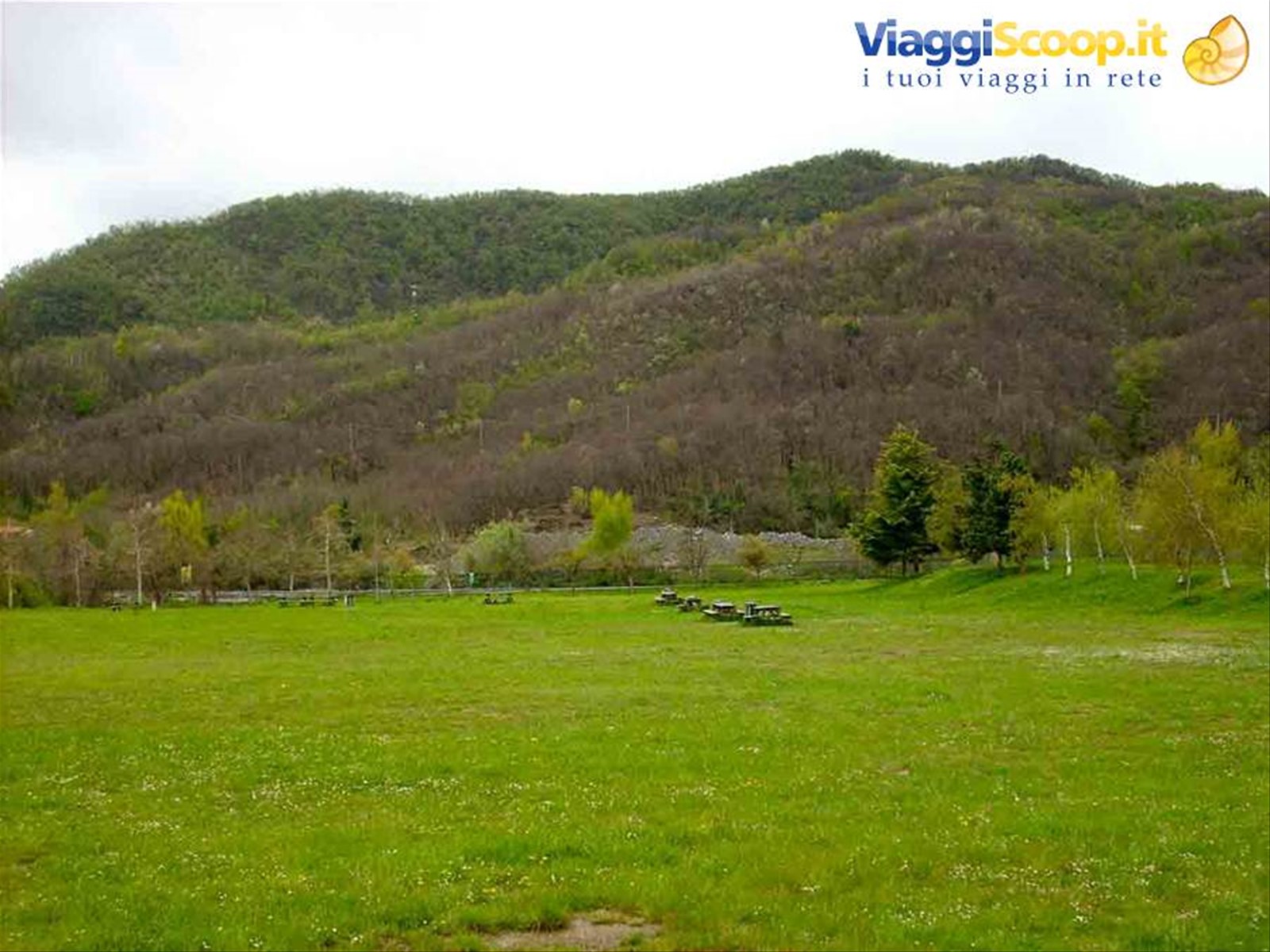 L'ampia area verde attrezzata a Casella