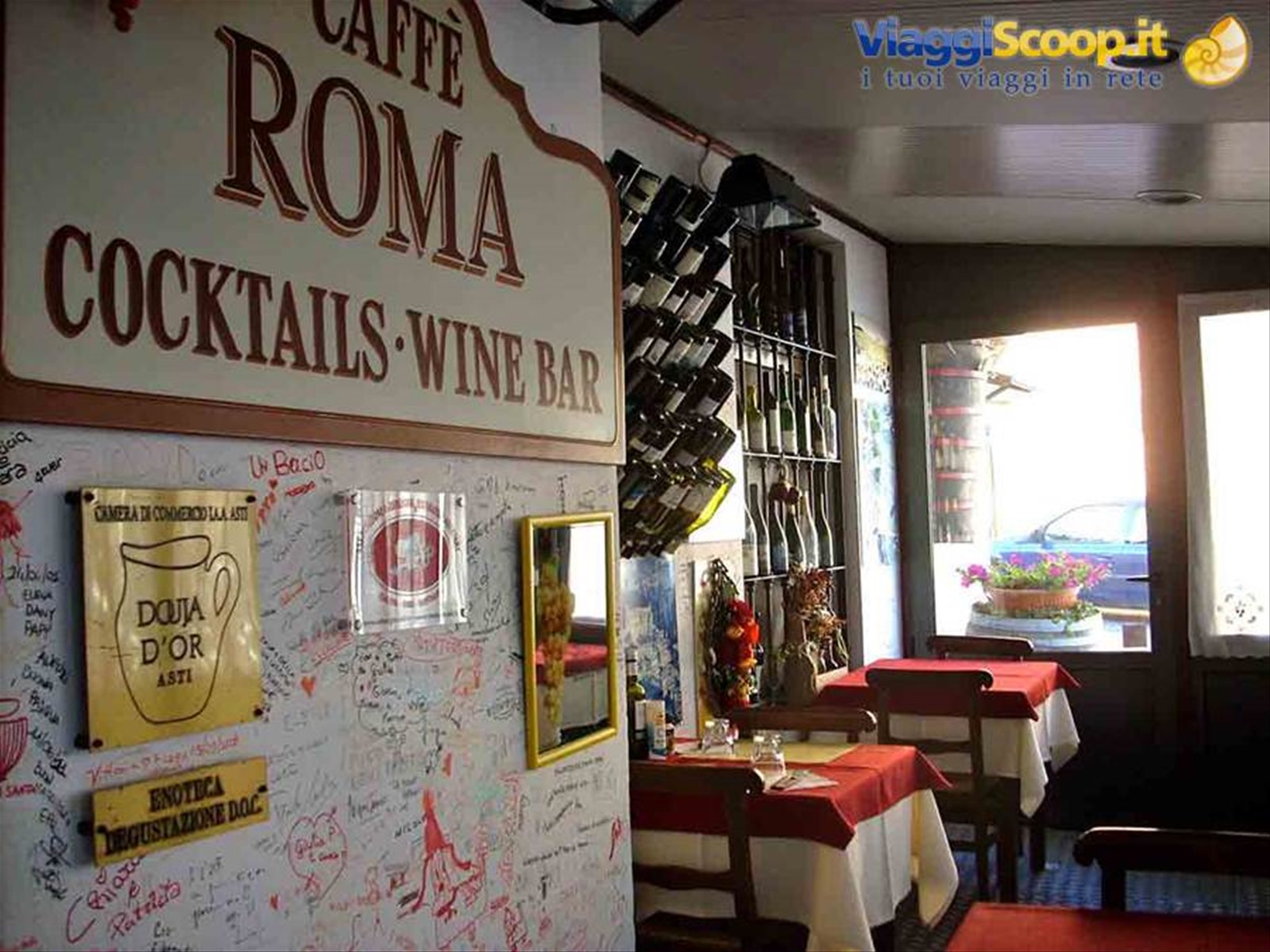 Presso l'Enoteca Caffè Roma di Costigliole d'Asti