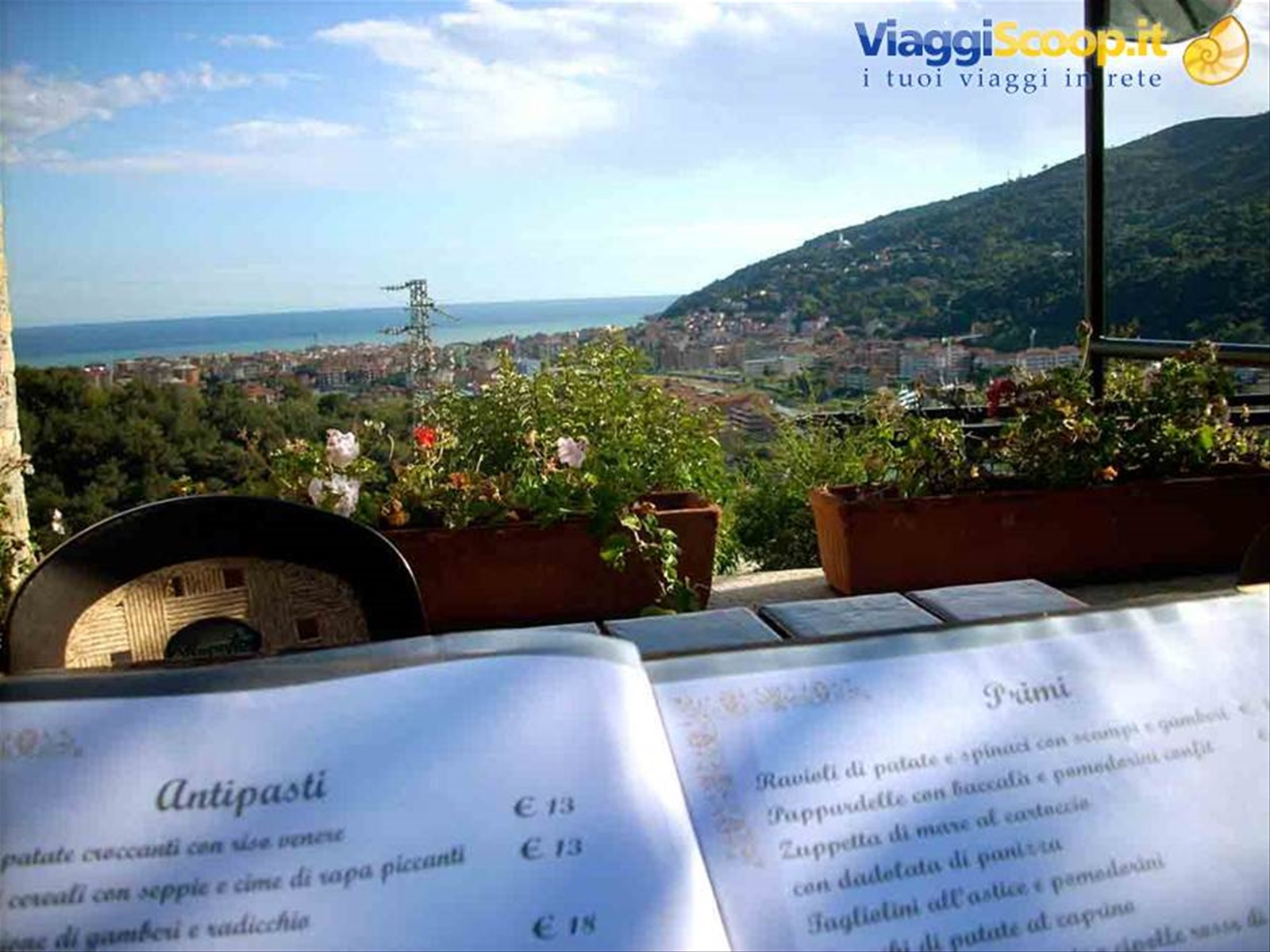 Veduta sul mare dai terrazzi del Ristorante Casa del Priore