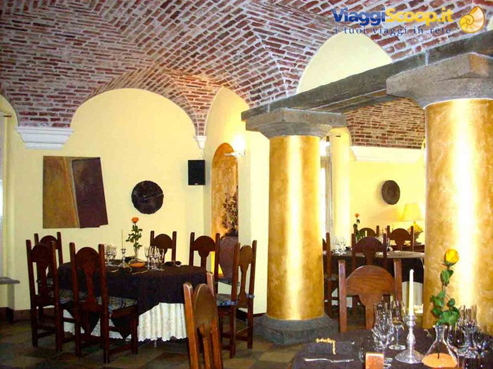 Nella sala del Ristorante La Casa del Priore