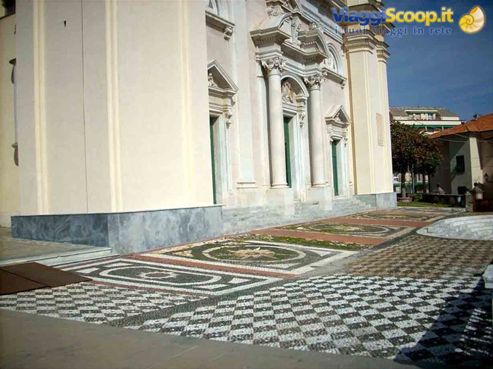 Il sagrato della Basilica