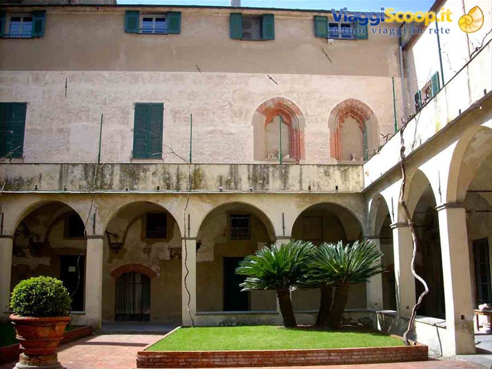 Il chiostro dove si trova la Cappella Sistina