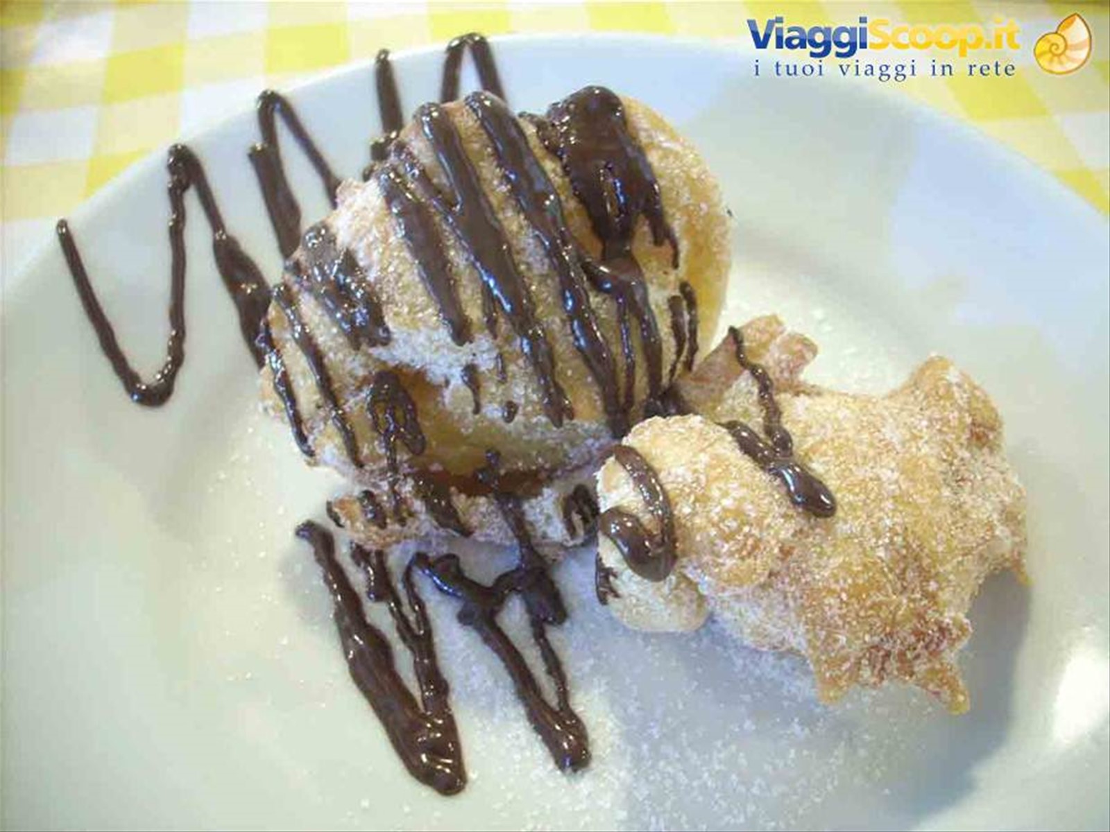 Le tipiche frittelle (friscioi)
