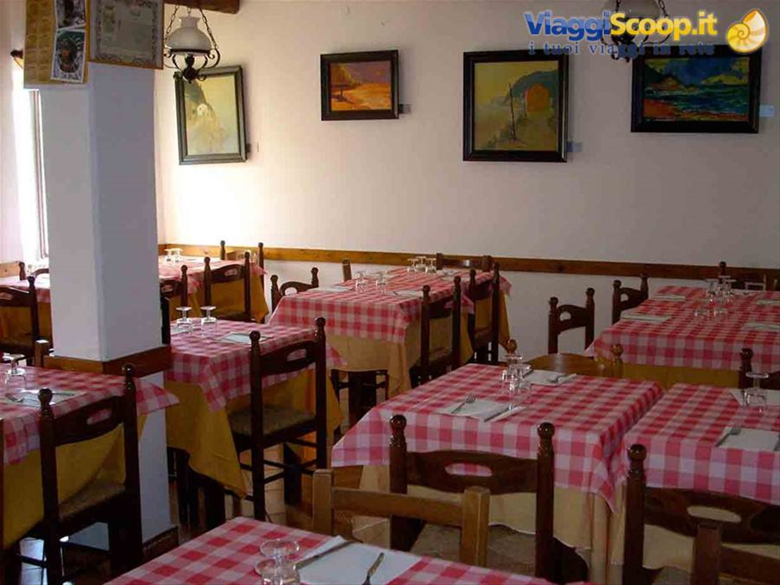Una mostra temporanea presso la sala della Trattoria Marchi