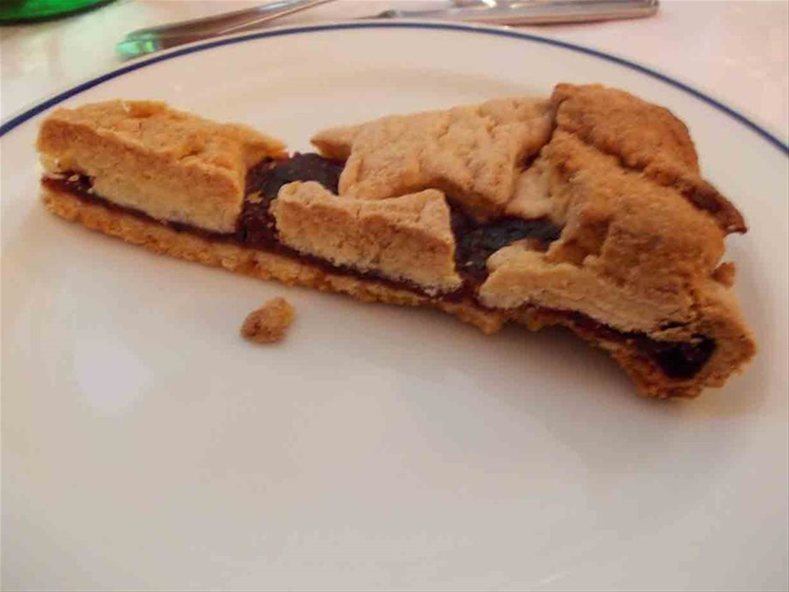 Una fetta di crostata fatta in casa