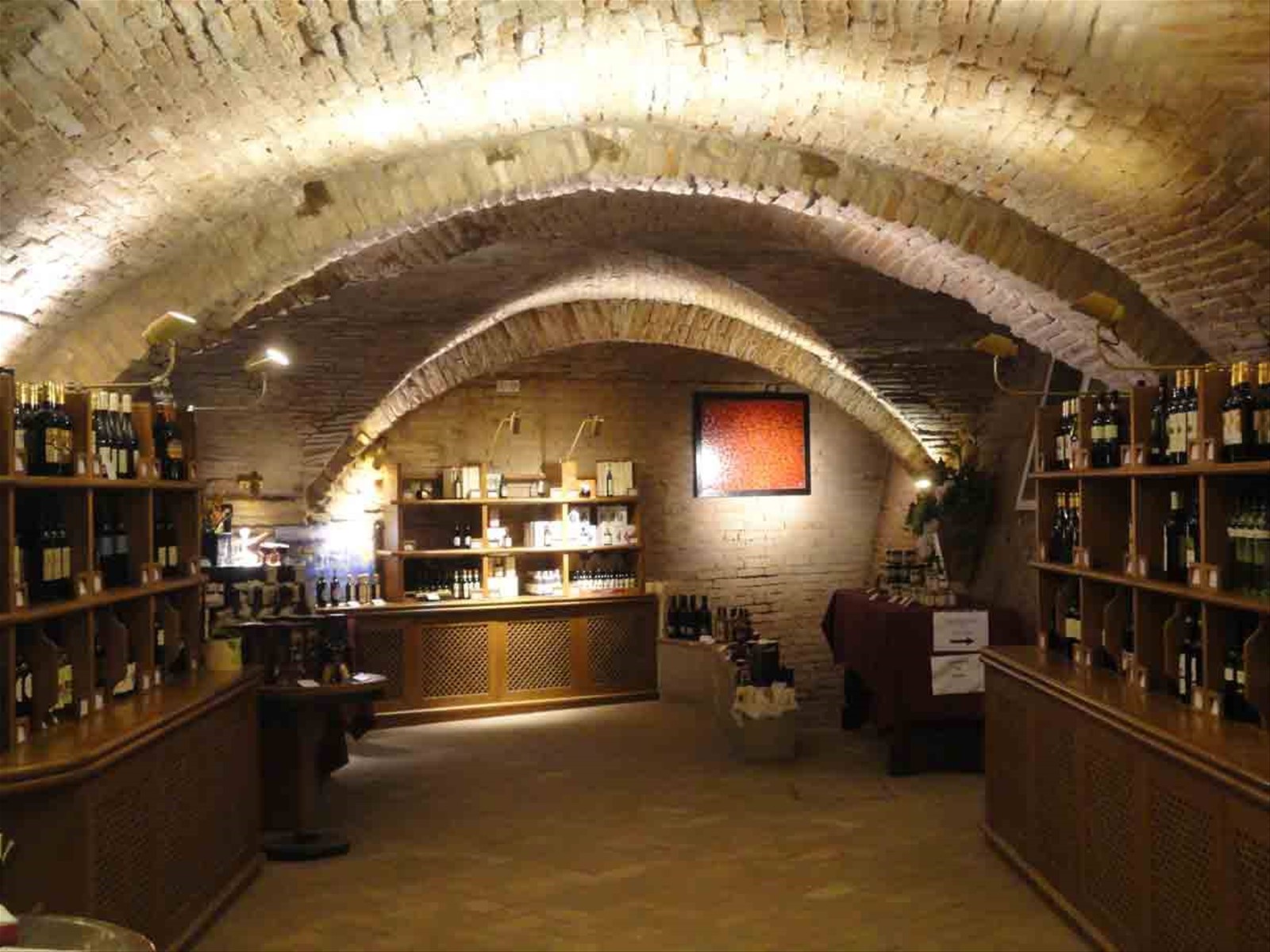 Nella cantina dell'Enoteca Regionale Emiliana