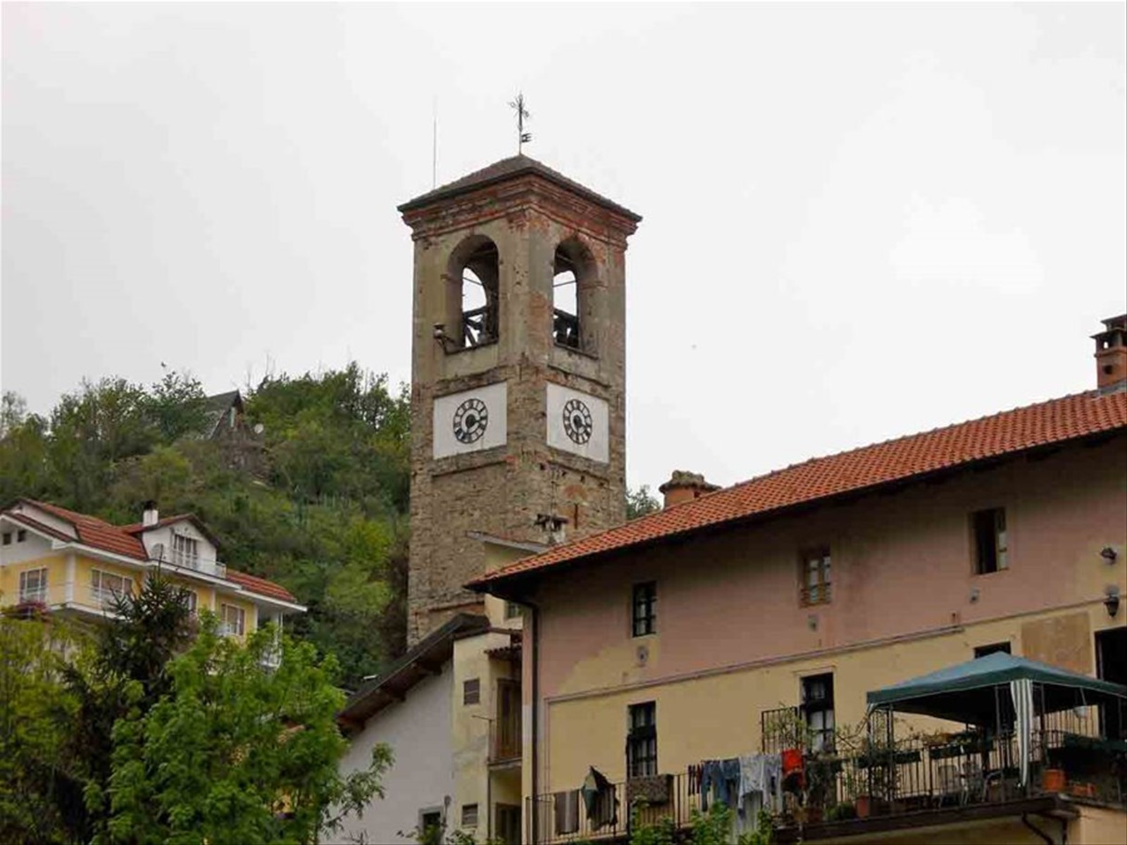 Il campanile della chiesa