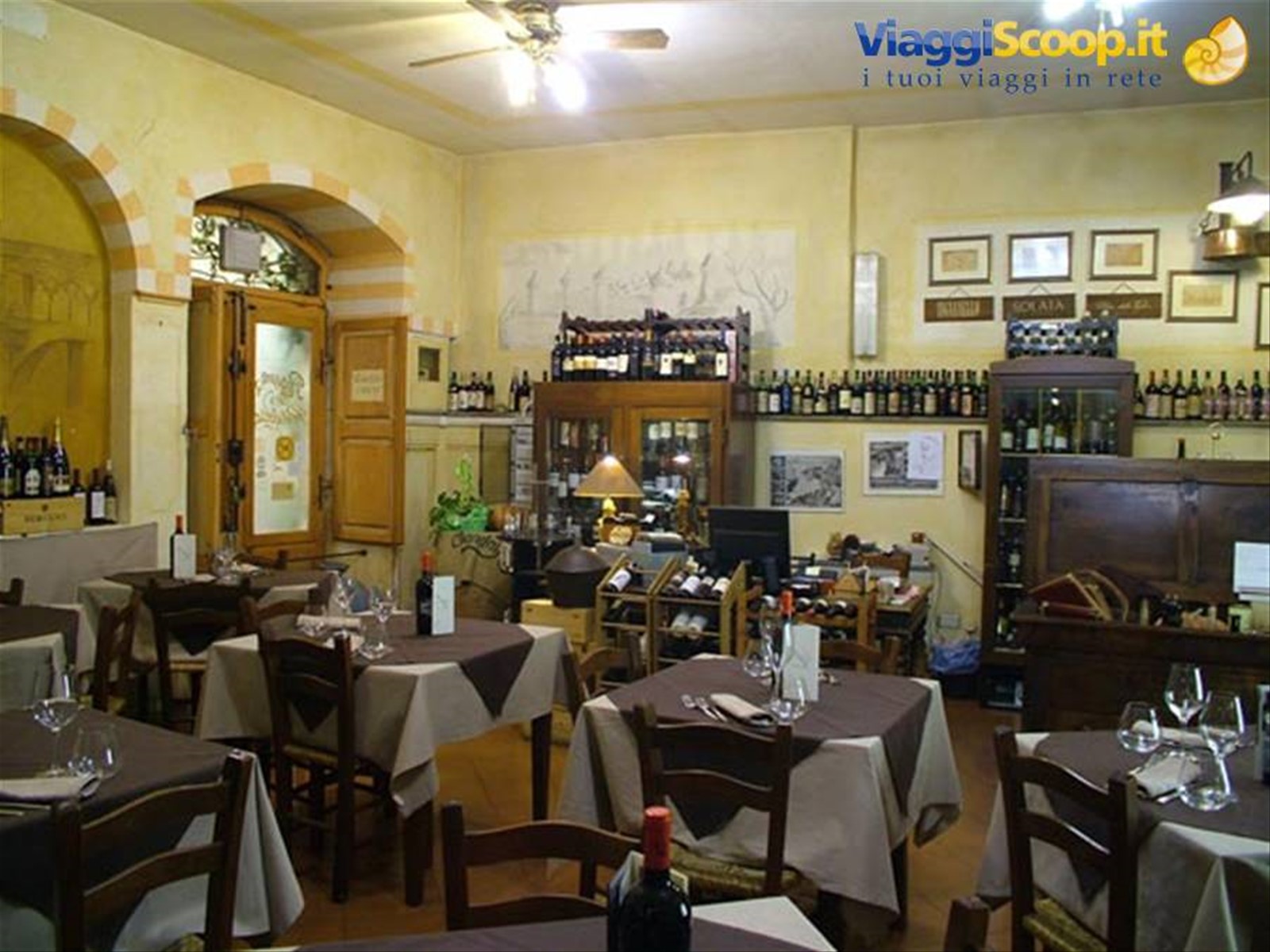 Nella sala del Ristorante La Pentolaccia