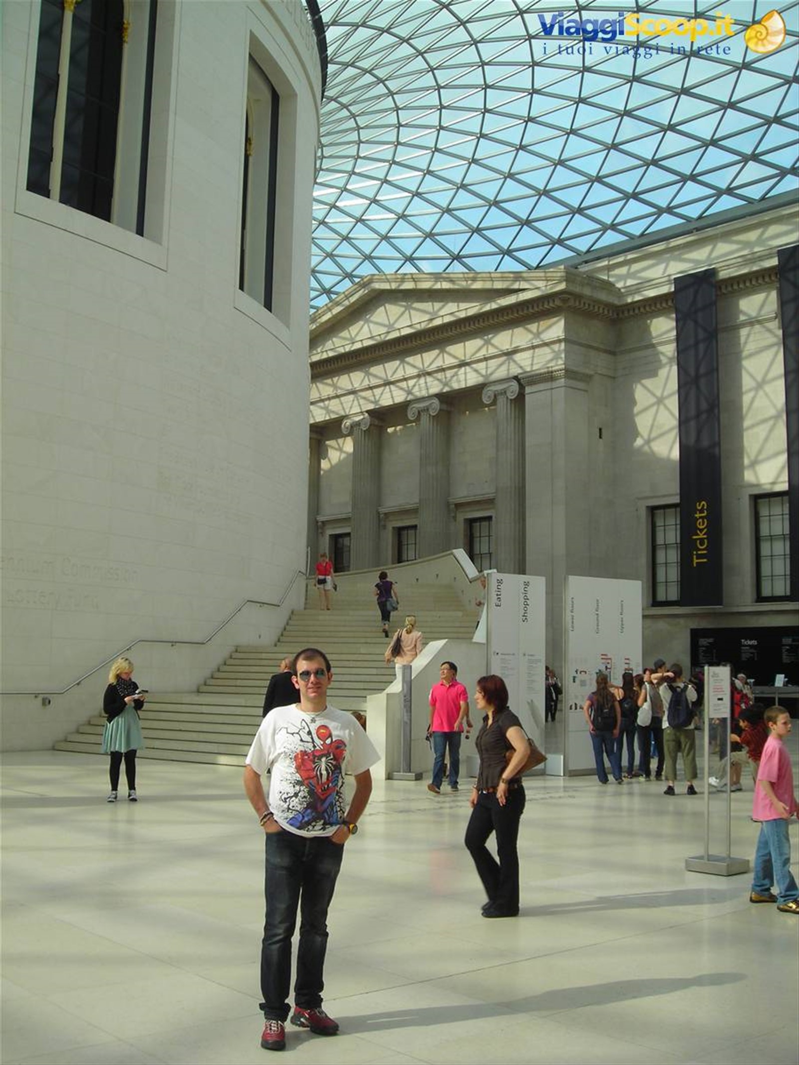 Eccomi all'ingresso del British Museum!
