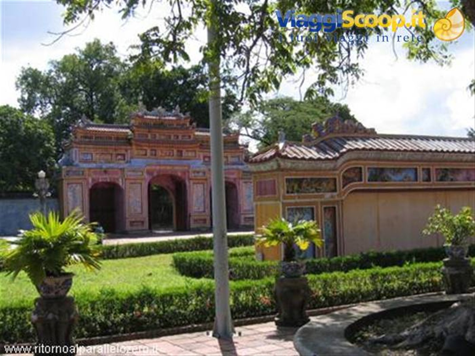 Giardino di uno dei tanti edifici della Old Cittadel