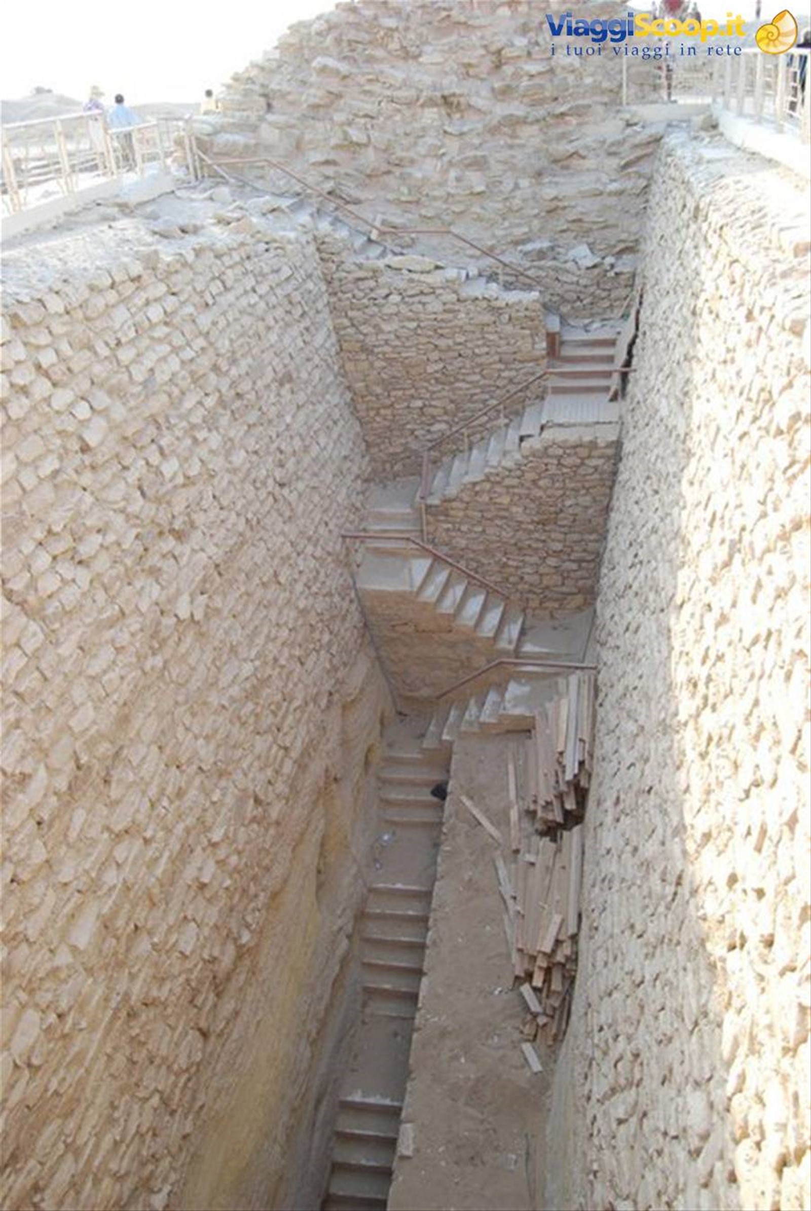 Tomba falsa in zona di piramide Sakkara