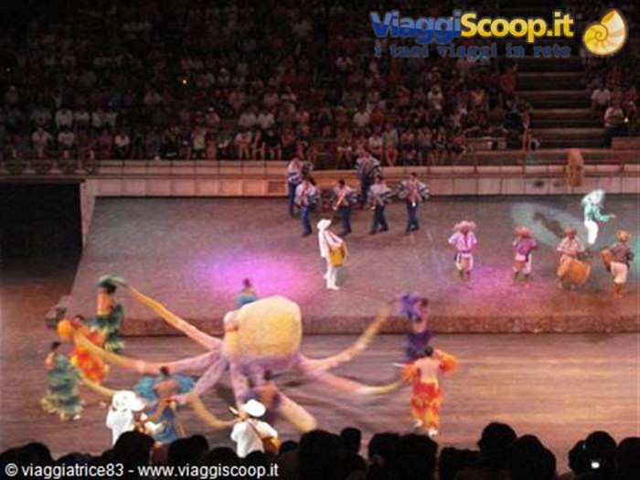 Spettacolo serale di 2 ore al teatro di Xcaret
