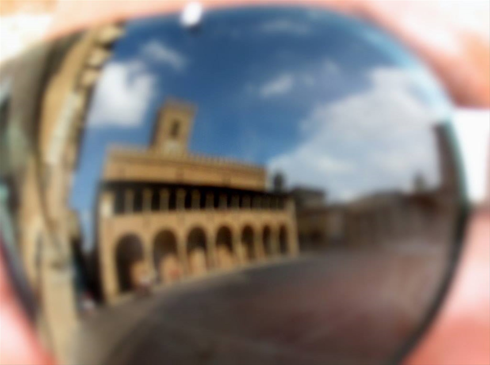 Riflessi del Palazzo Comunale