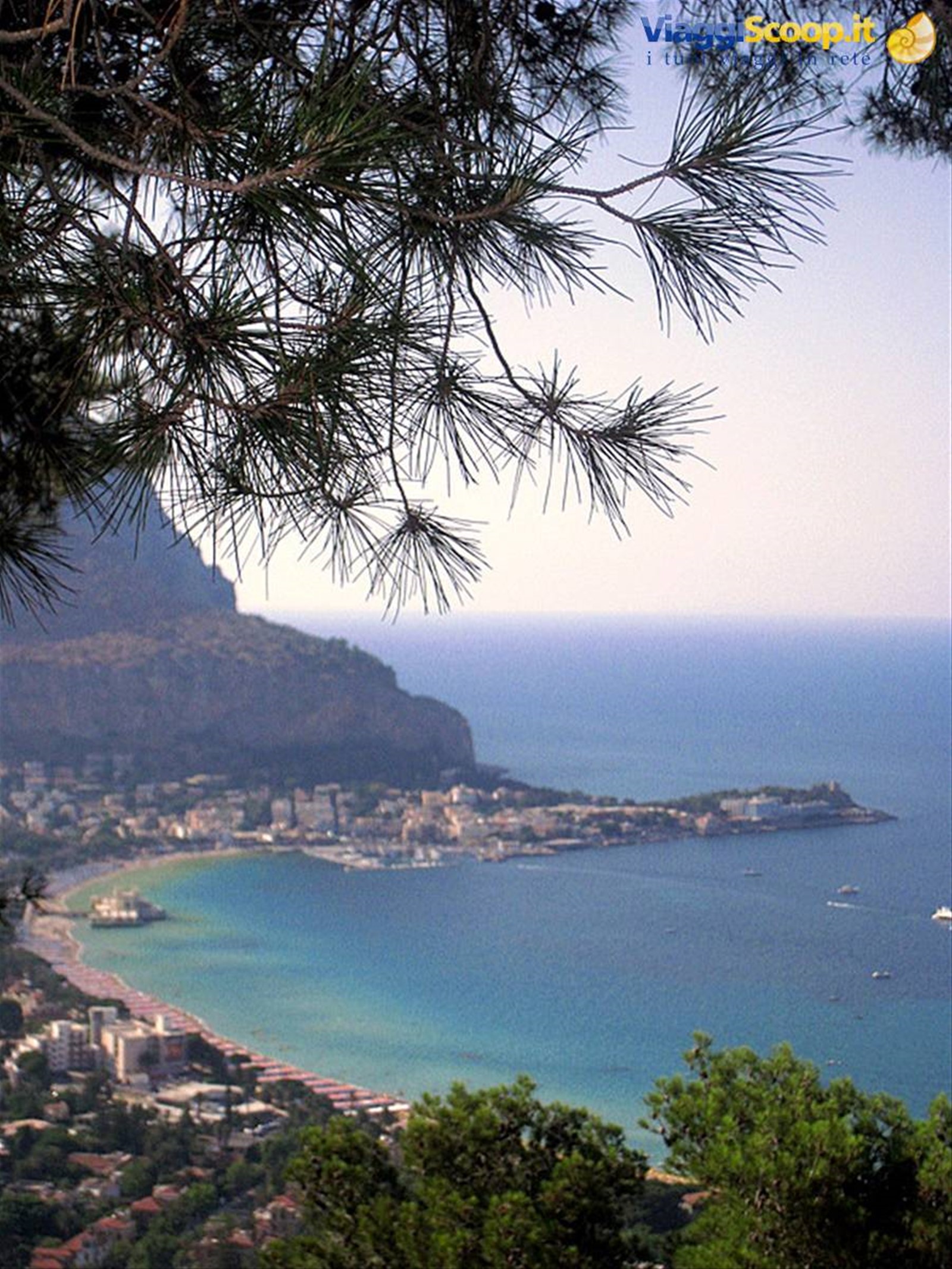 Panorama dal Monte Pellegrino su Mondello