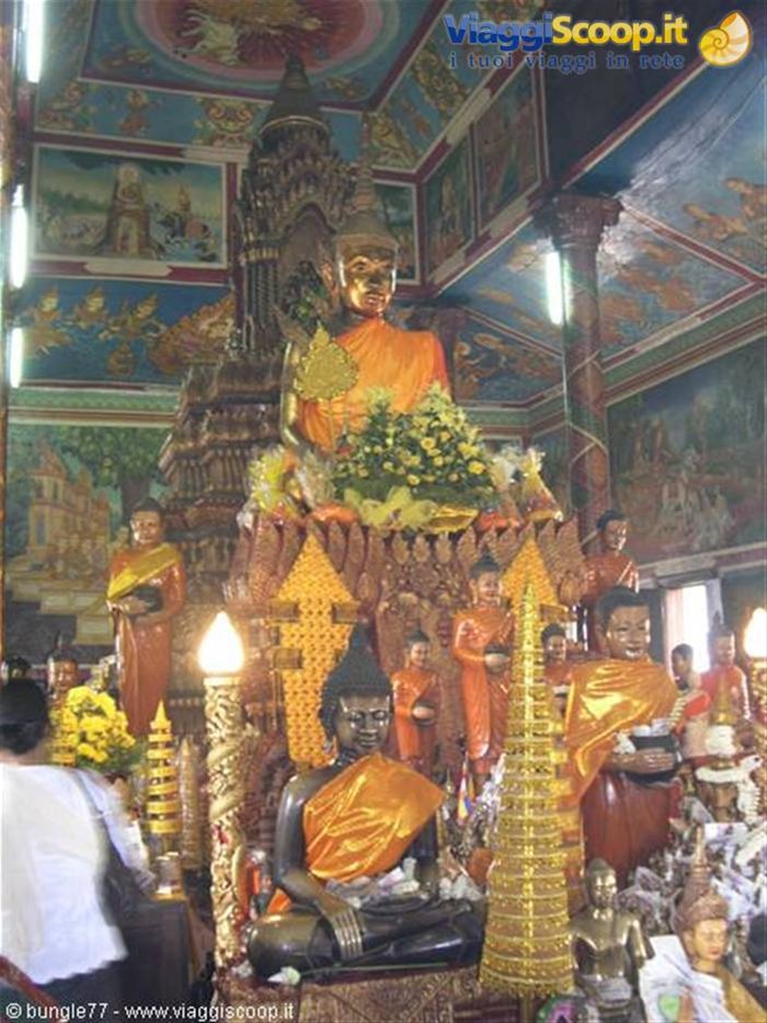 15 - PP - Wat Phnom - Buddi