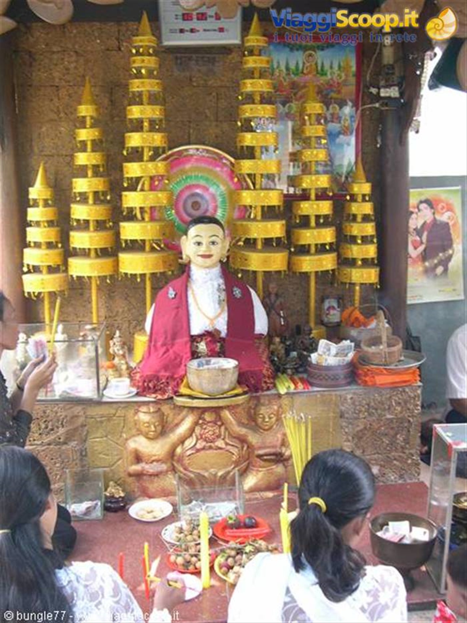 15 - PP - Wat Phnom - Trionfo del kitch