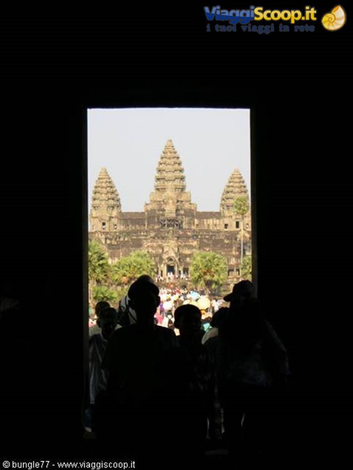 18 - Angkor - Angkor Wat - Turisti