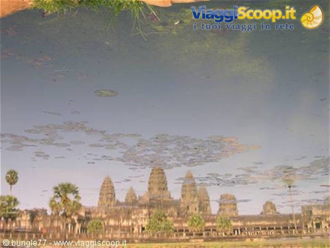 18 - Angkor - Angkor Wat - Riflessi