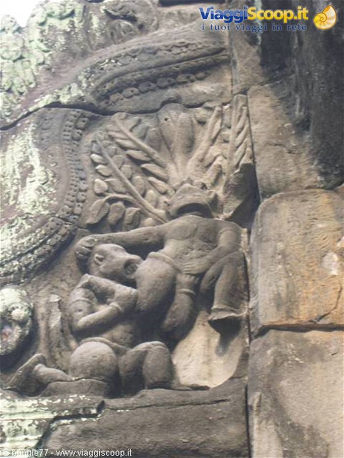 22 - Banteay Samre - Scimmia che morde il culo