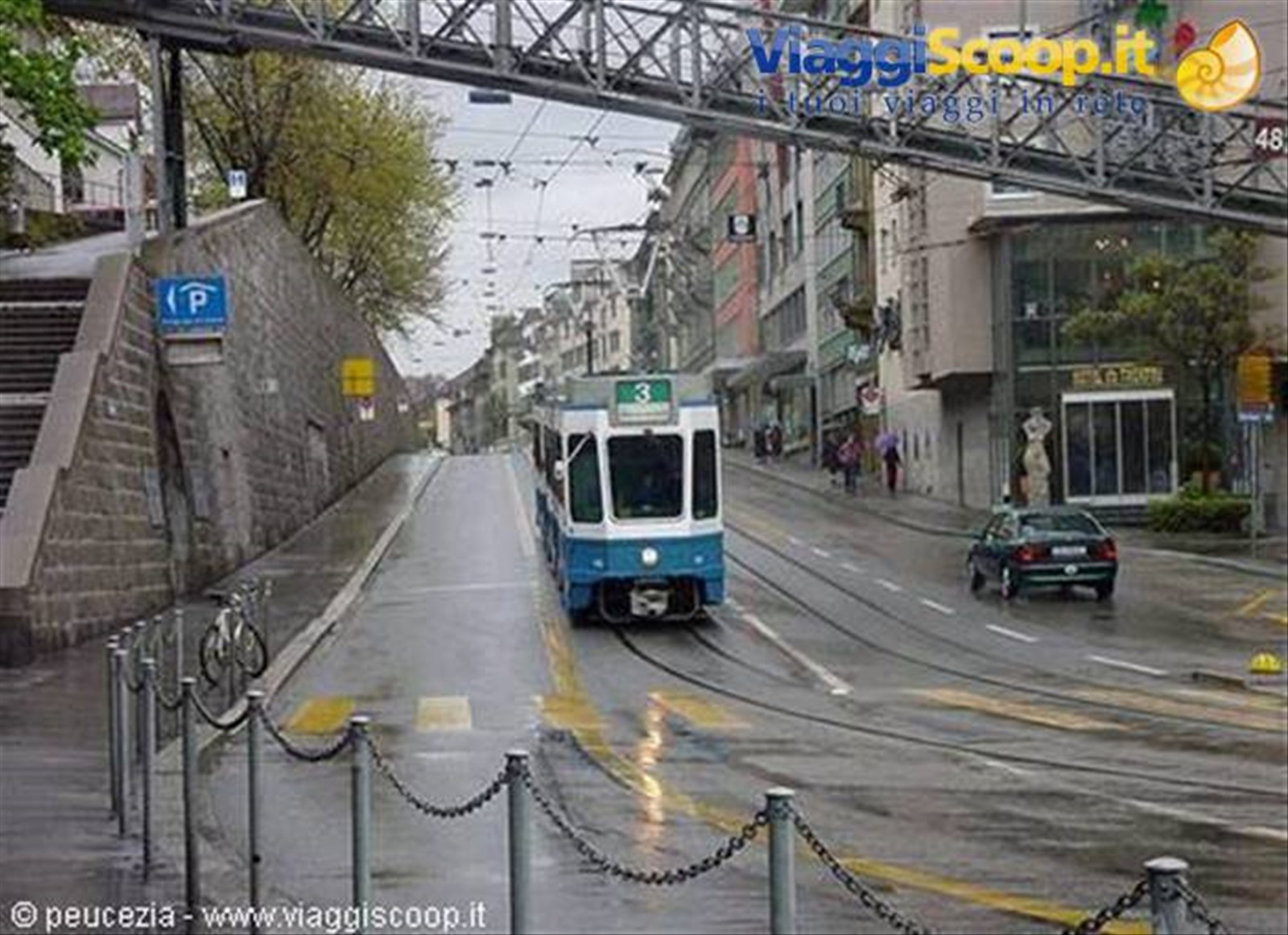 un tipico tram di Zurigo