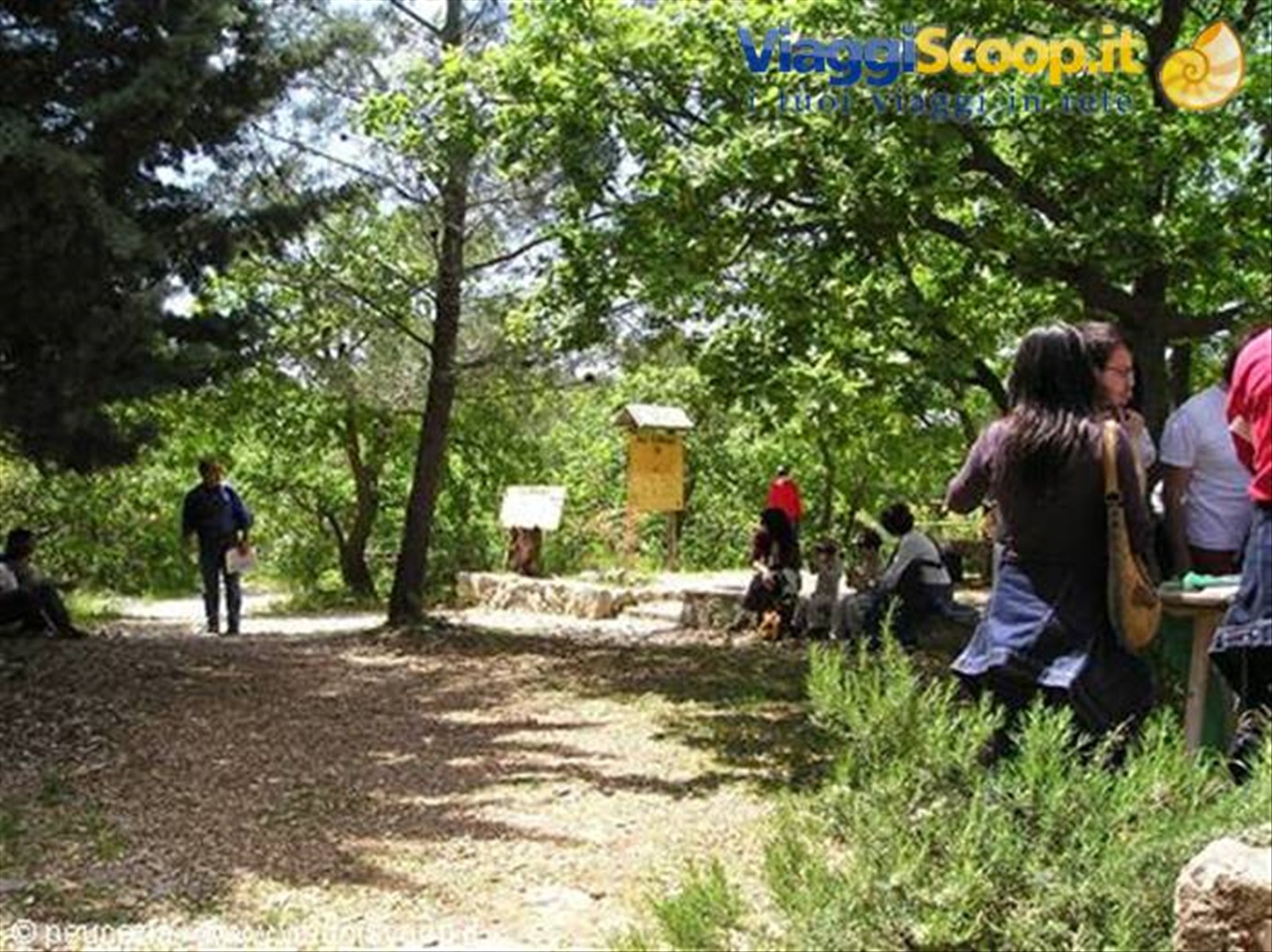 la bacheca all'ingresso dell'oasi