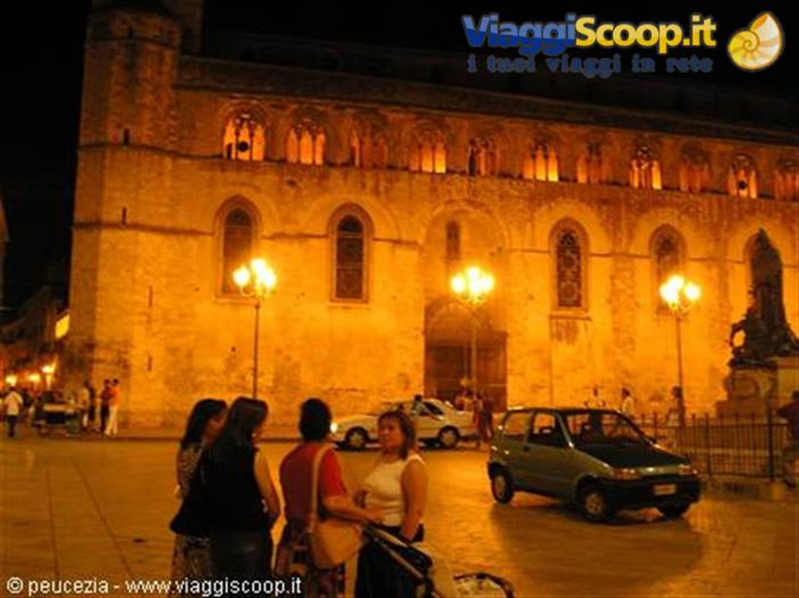 la fiancata della cattedrale di Altamura
