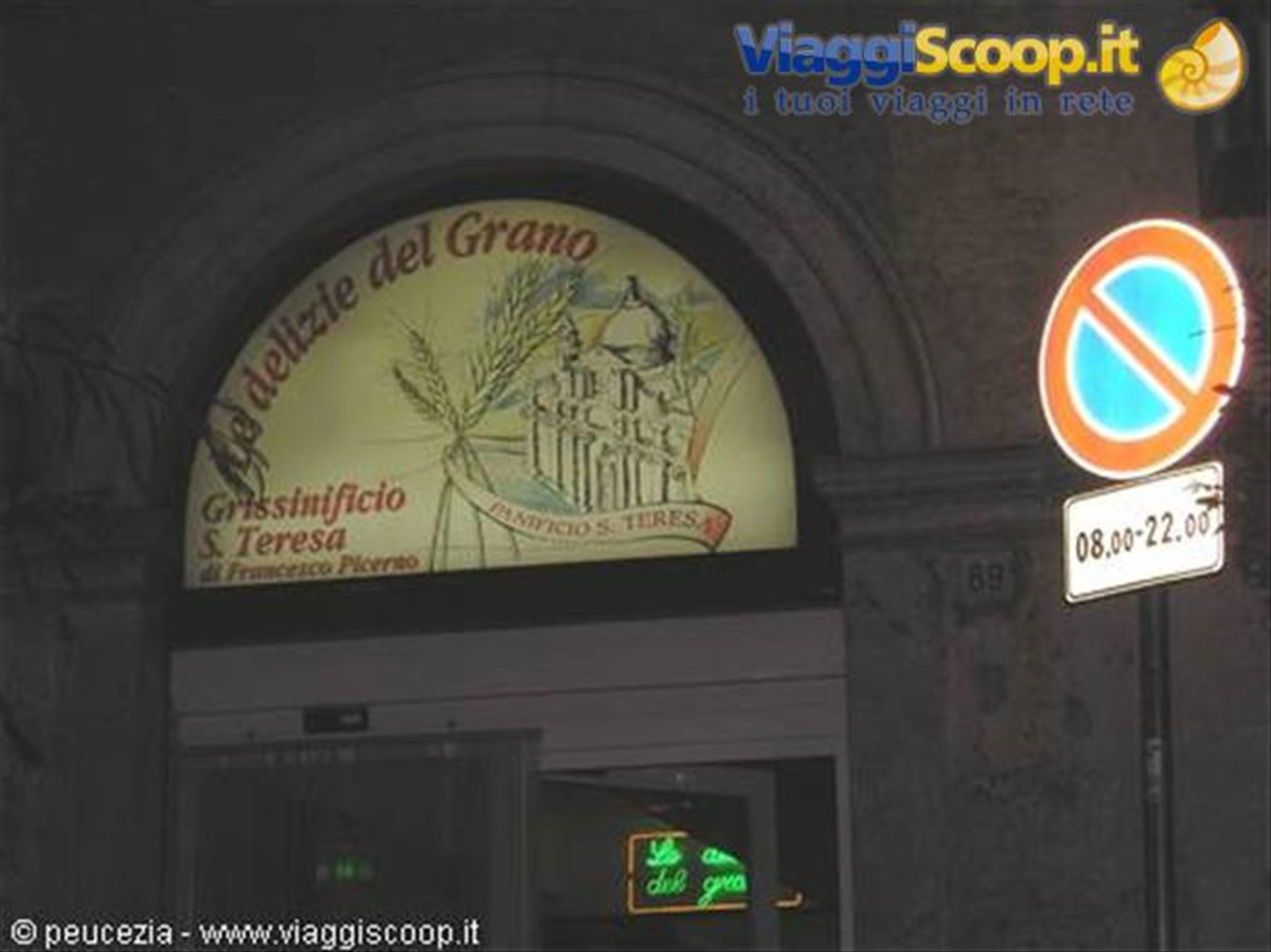 l'insegna di un panificio altamurano