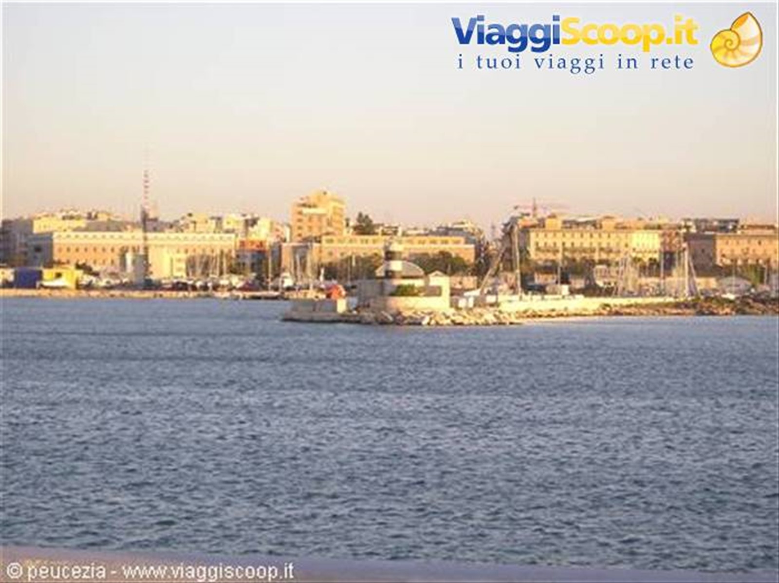 una parte della zona centrale di Bari vista dal faro