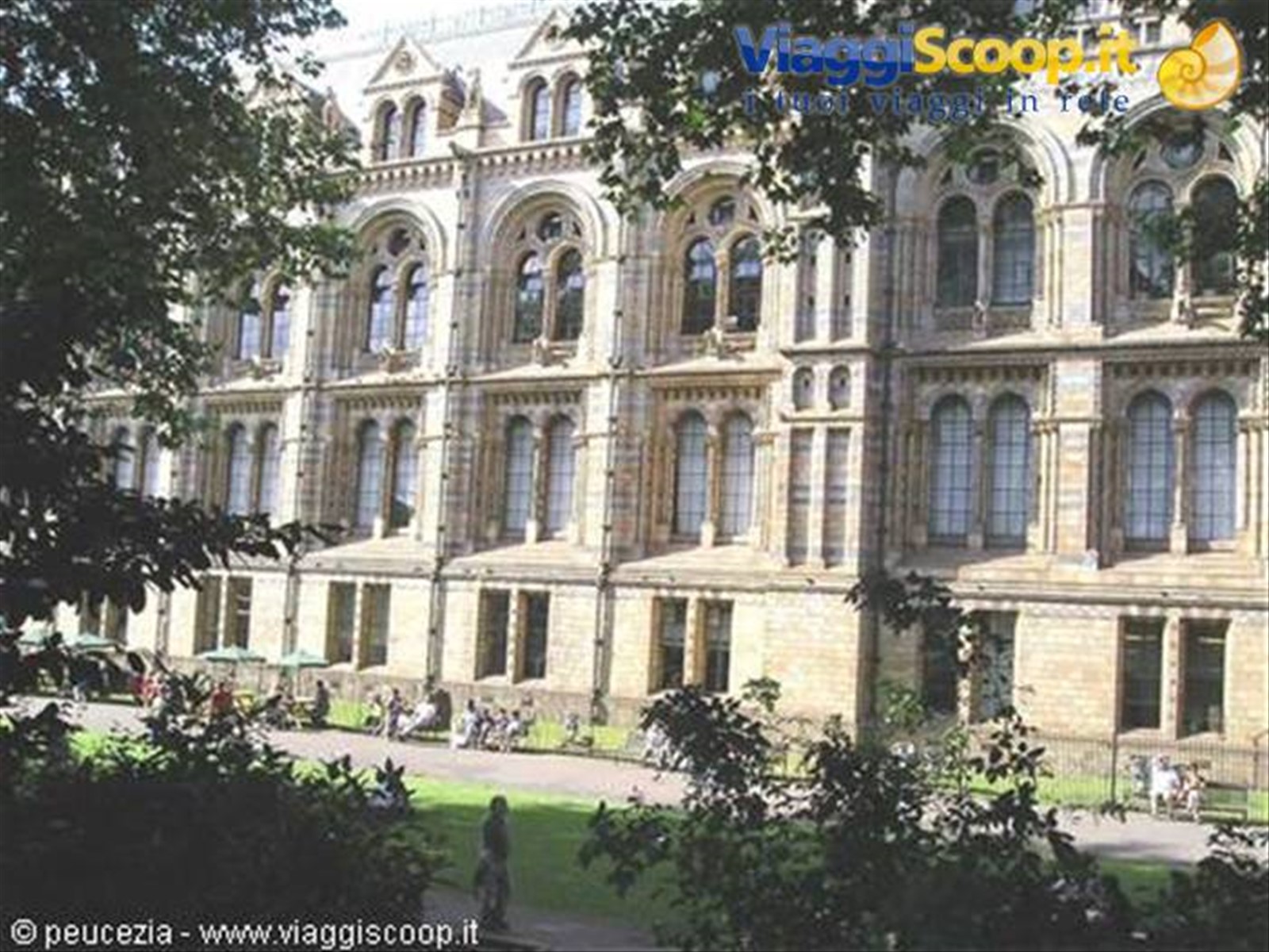 ancora l'ingresso principale del National History Museum