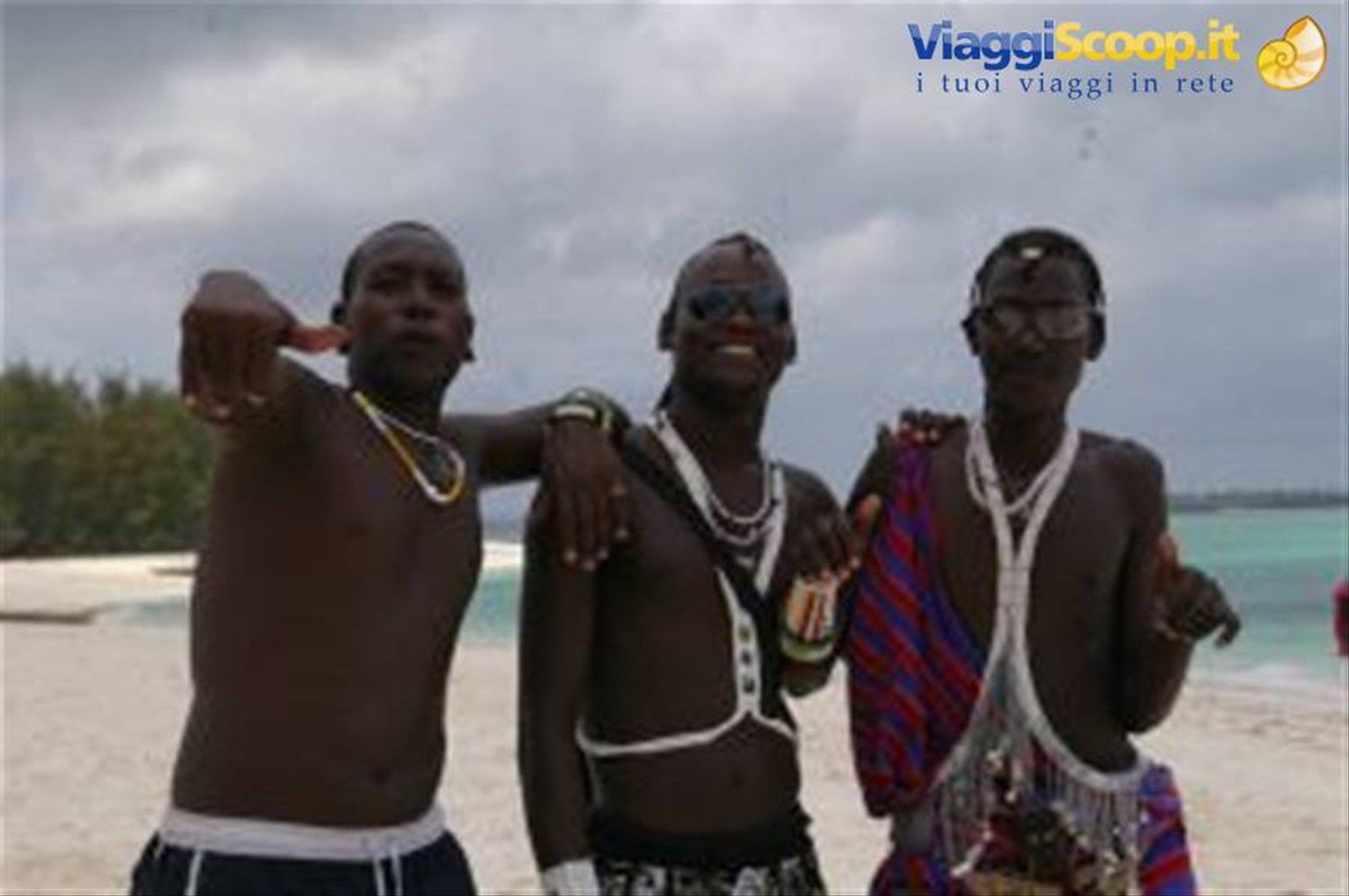 masai sulla spiaggia a kendwa