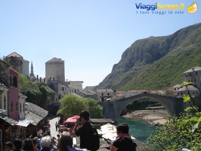 Mostar: altra veduta del ponte