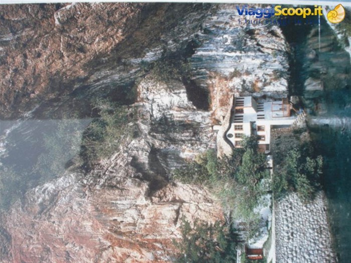 Blagaj: tempio derviscio e fiume Buna che nasce dal monte