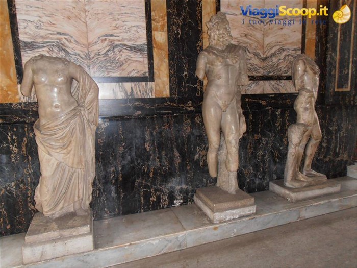 statue classiche al museo archeologico