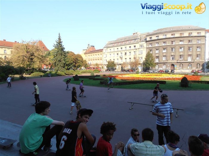 skater davanti al museo Mimara
