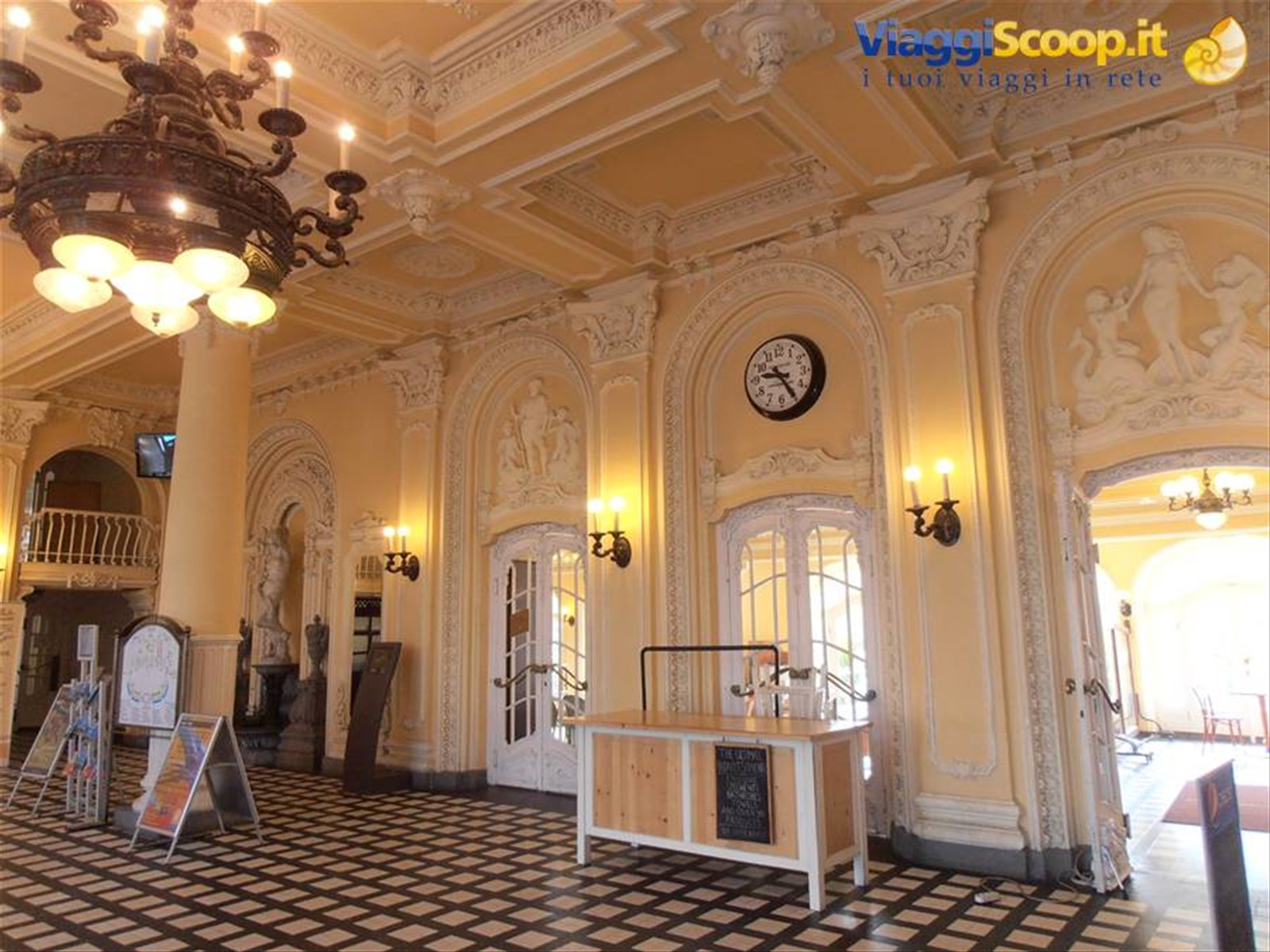 la hall delle terme all'ingresso