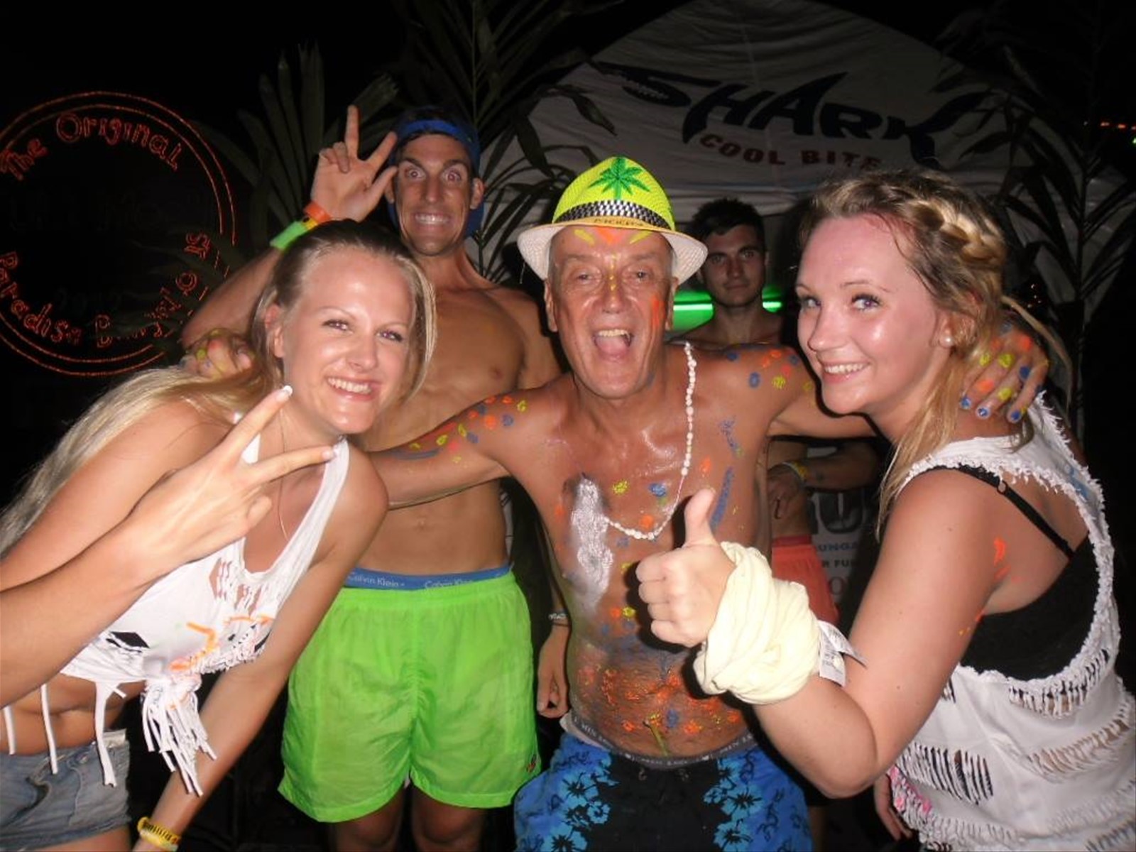 ancora una foto del Full Moon Party con me protagonista