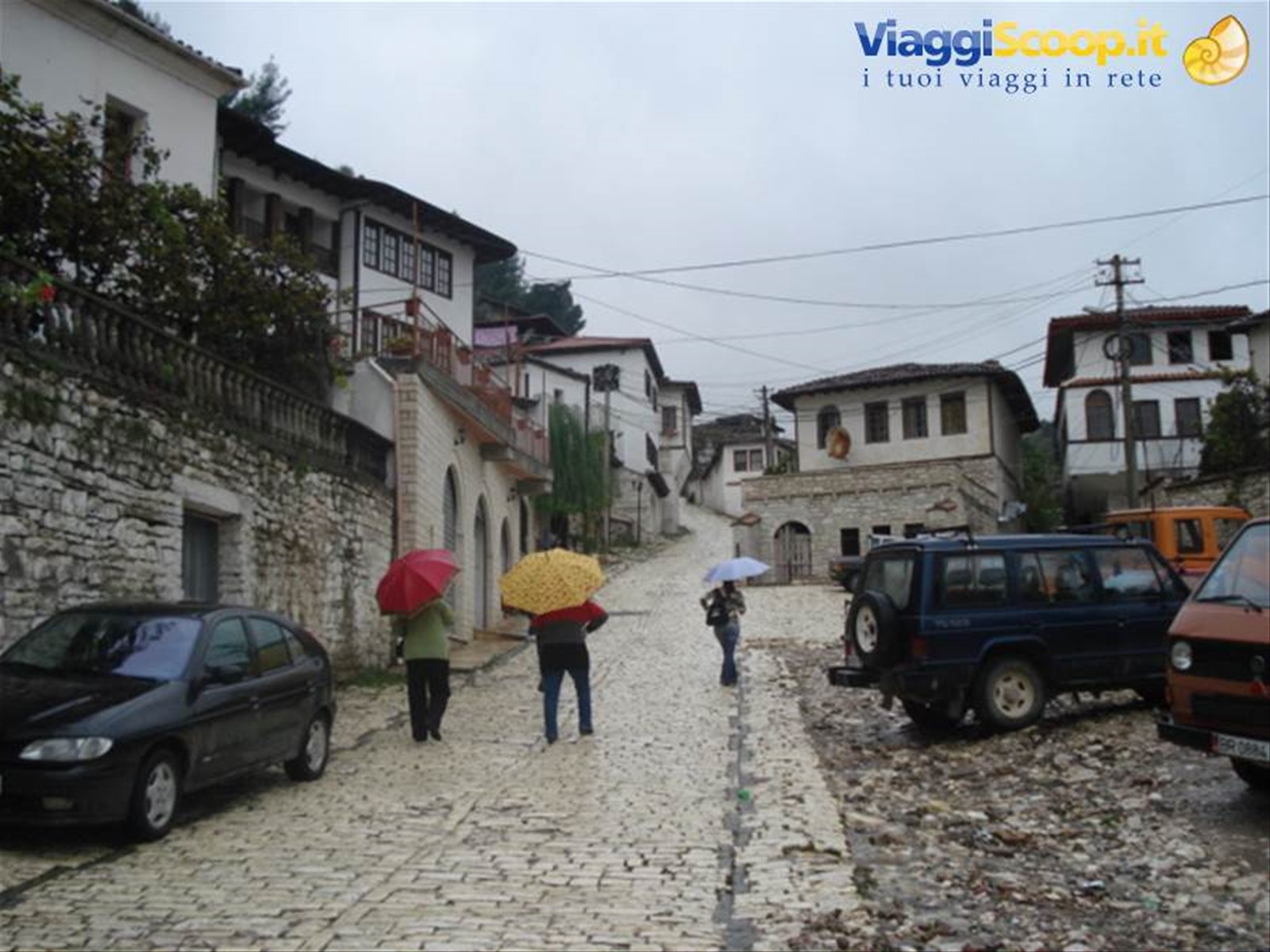 salita a Berat città protetta dall'Unesco