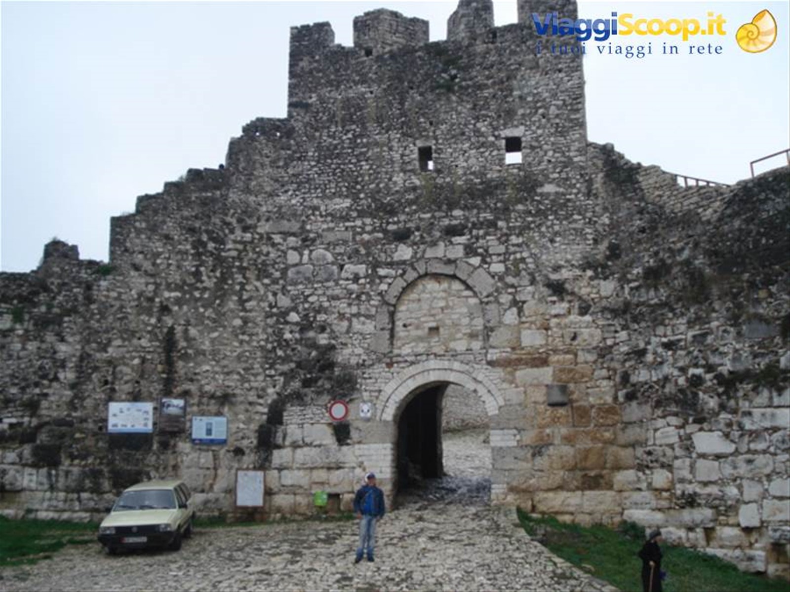 porta della cittadella di Berat