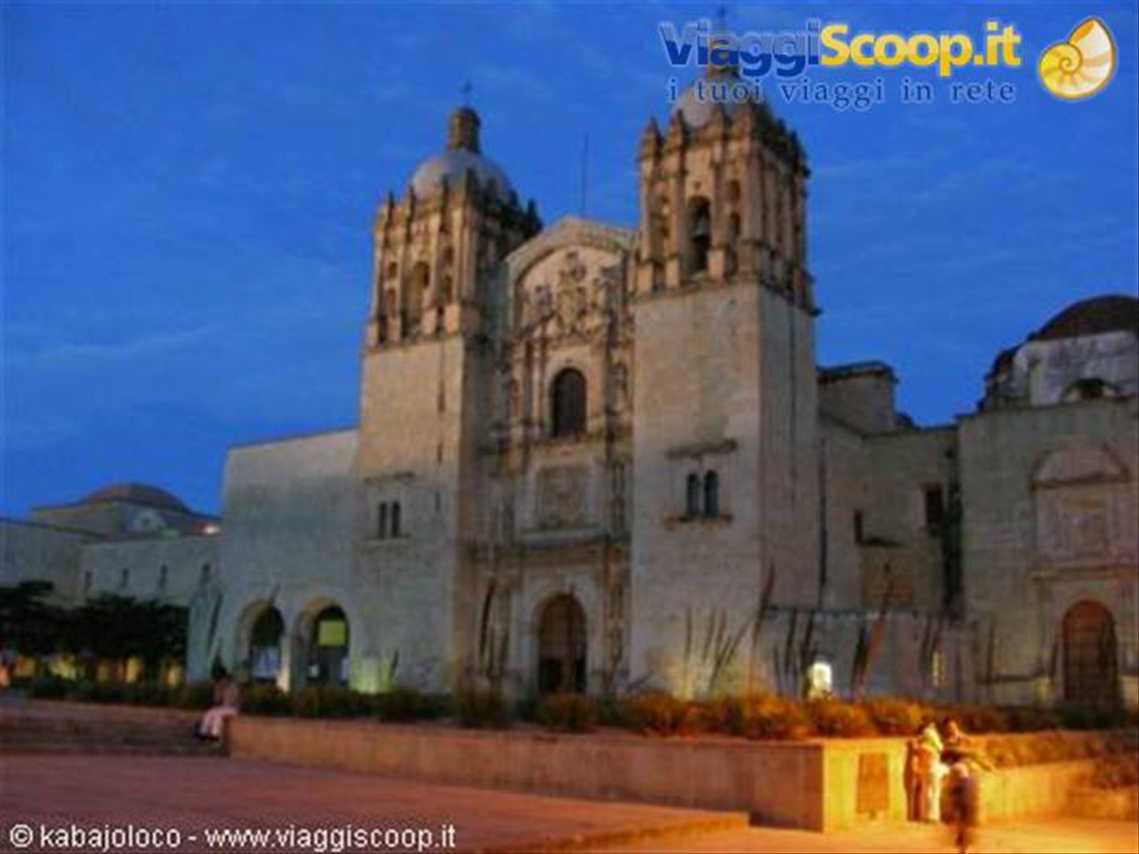 Oaxaca : la cattedrale di S. Domingo al tramonto