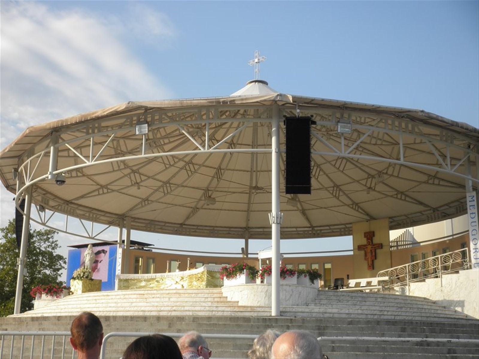 Altare esterno a Medjugorje