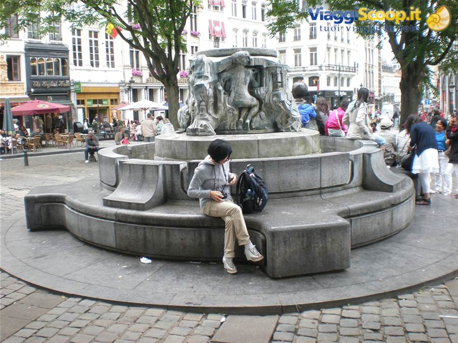Monumento piazza Agora