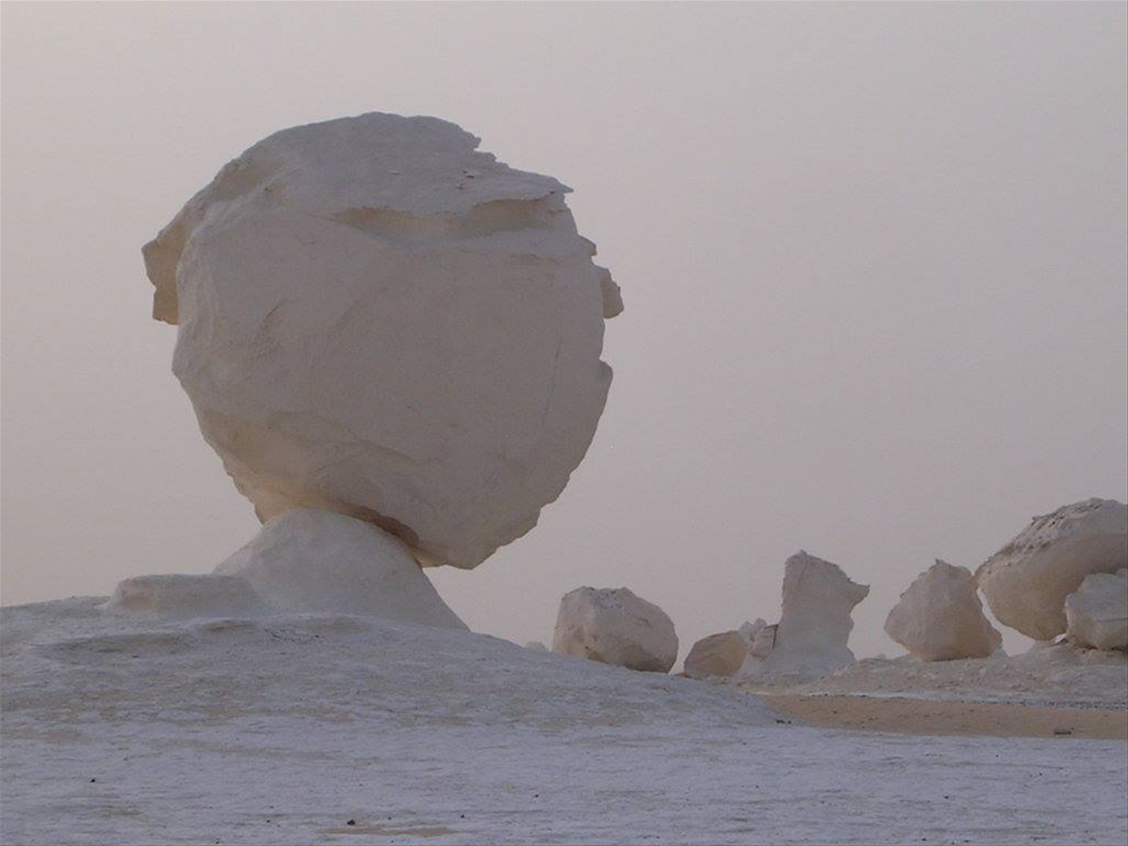 deserto bianco: il mappamondo