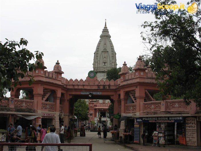 Varanasi - New Vishwanath Temple all'interno della Benares Hindu University