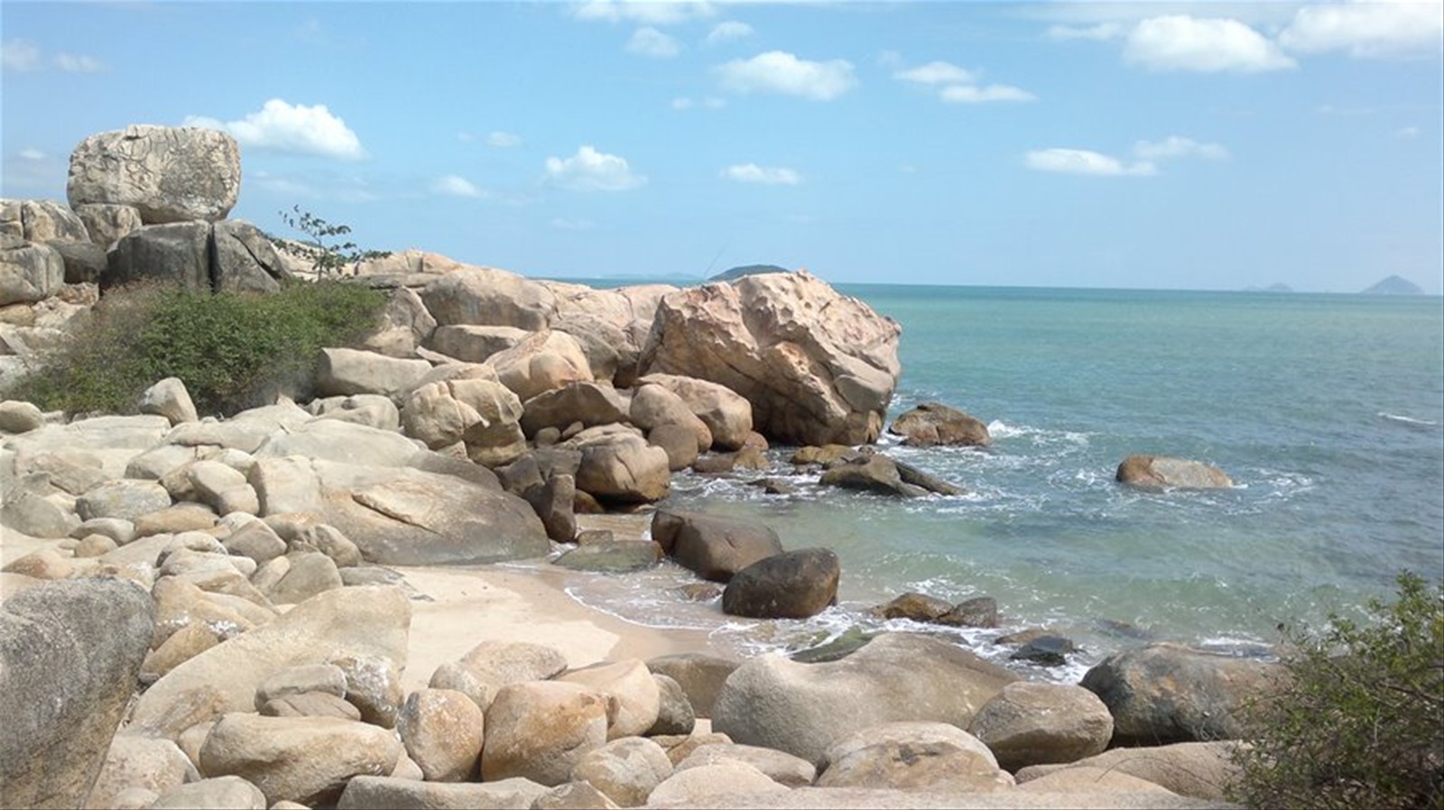 Nha Trang - Hon Chong Promontory