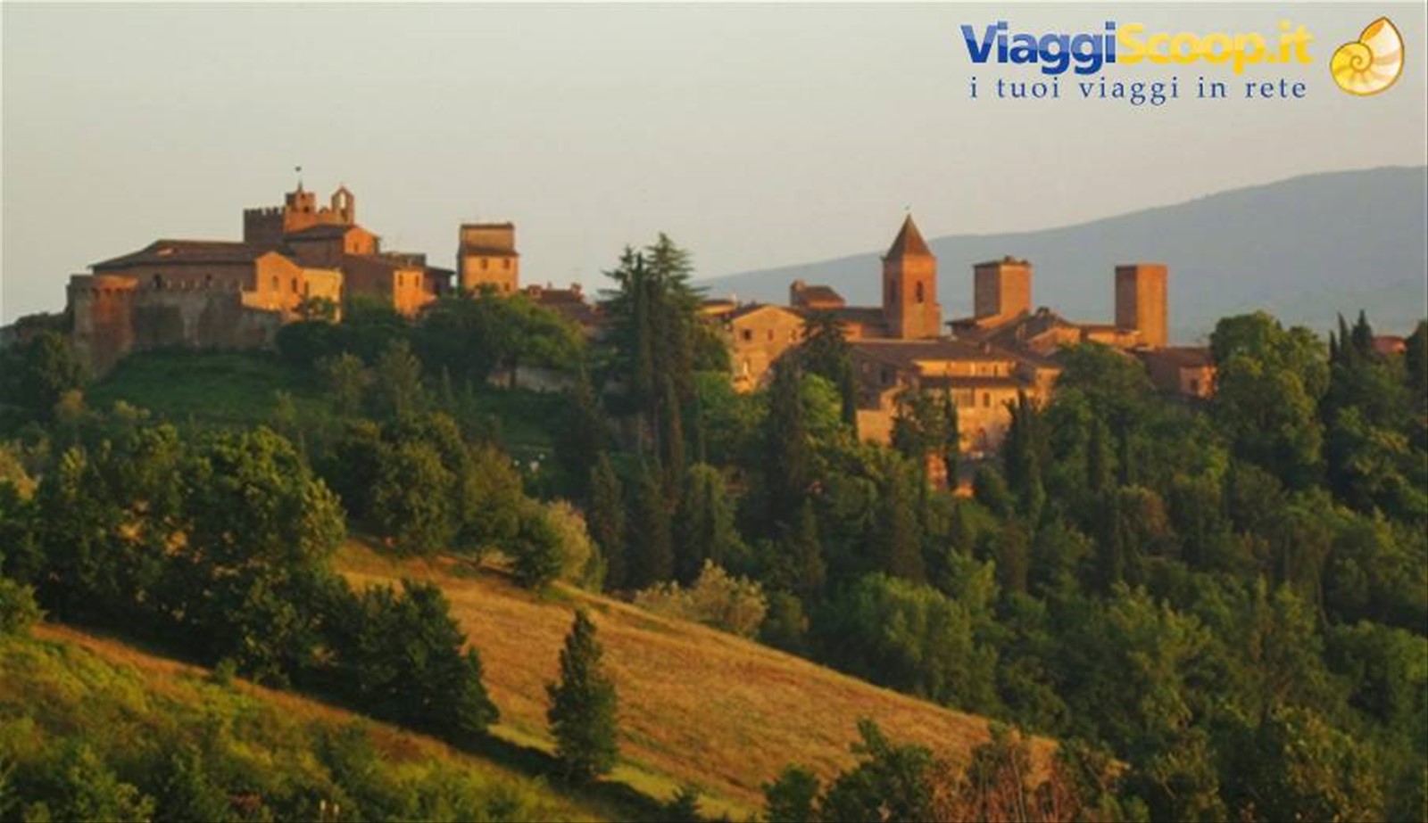 Panorama Toscana. Castelli e borghi medievali in Toscana. L'incantevole Certaldo Alto (FI)