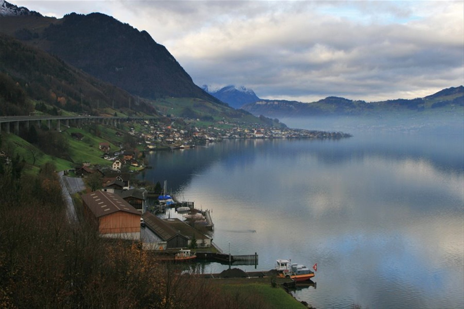 Svizzera paesaggio lungo la strada verso l'Alsazia