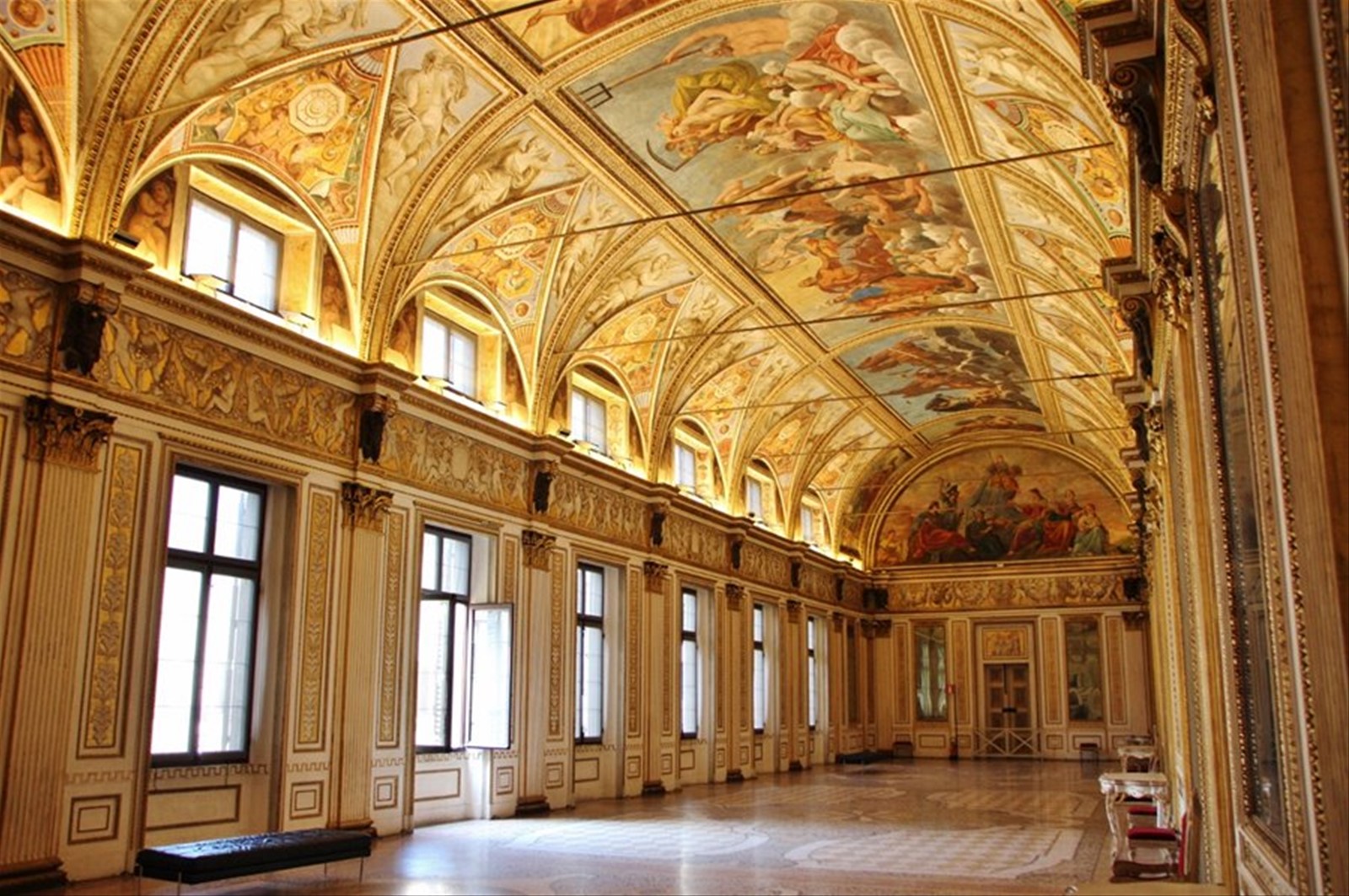 Galleria degli specchi Palazzo Ducale-Mantova