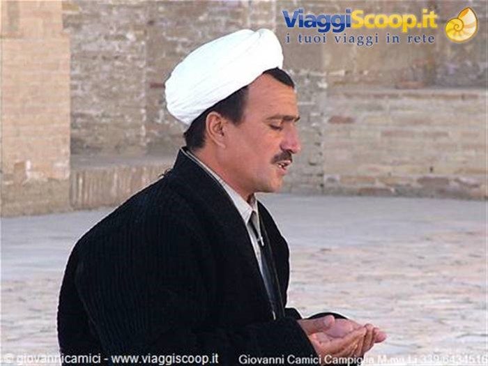 Bukhara-mullah alla moschea Chor bakr